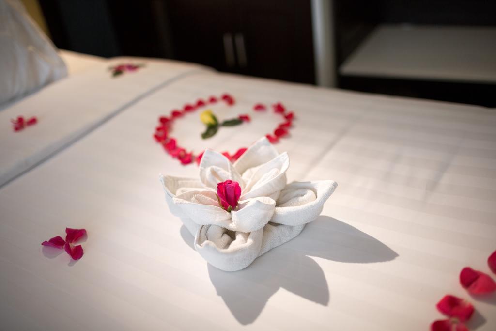 Serene Premier Hotel Ханой Экстерьер фото