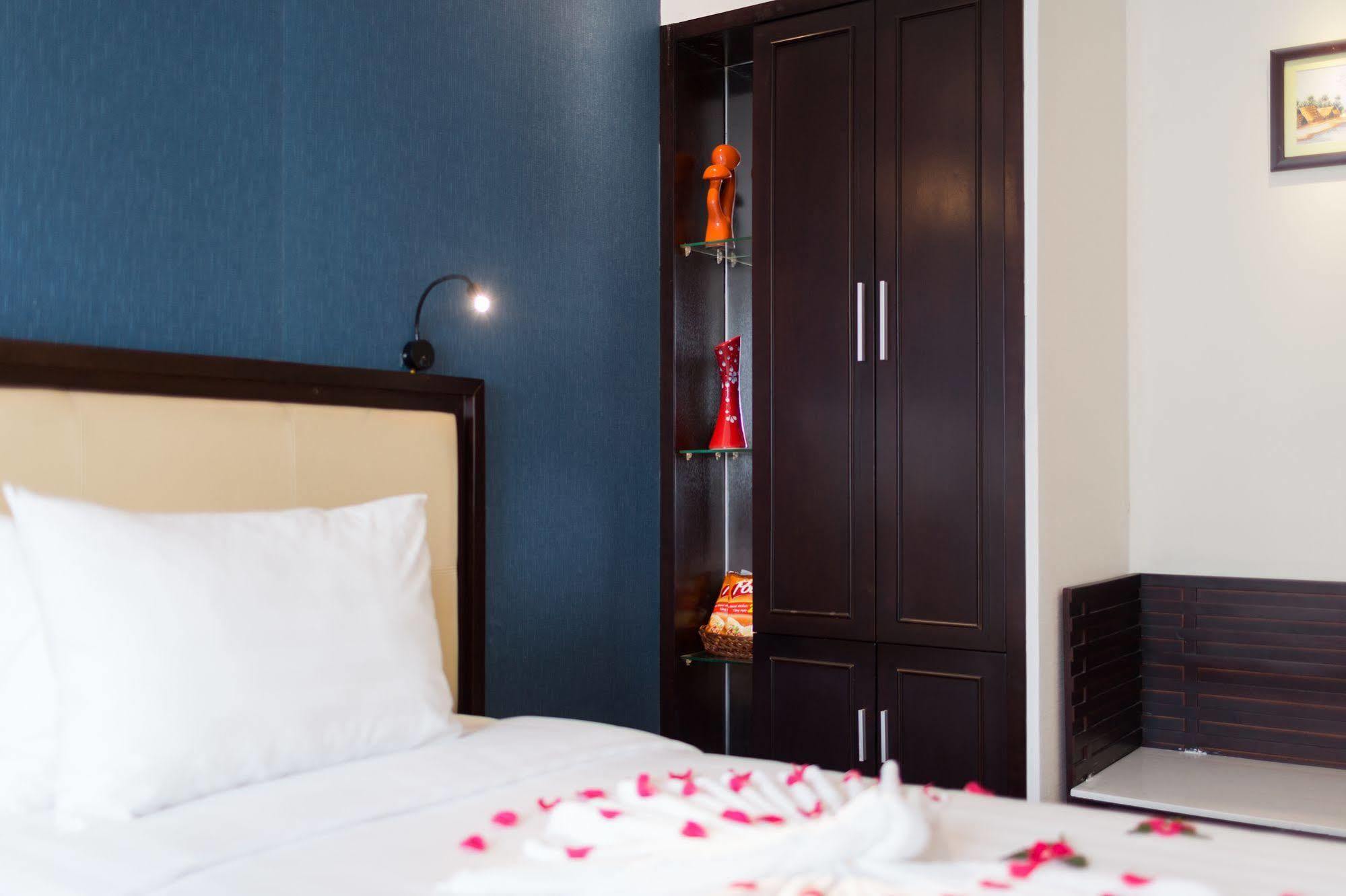 Serene Premier Hotel Ханой Экстерьер фото